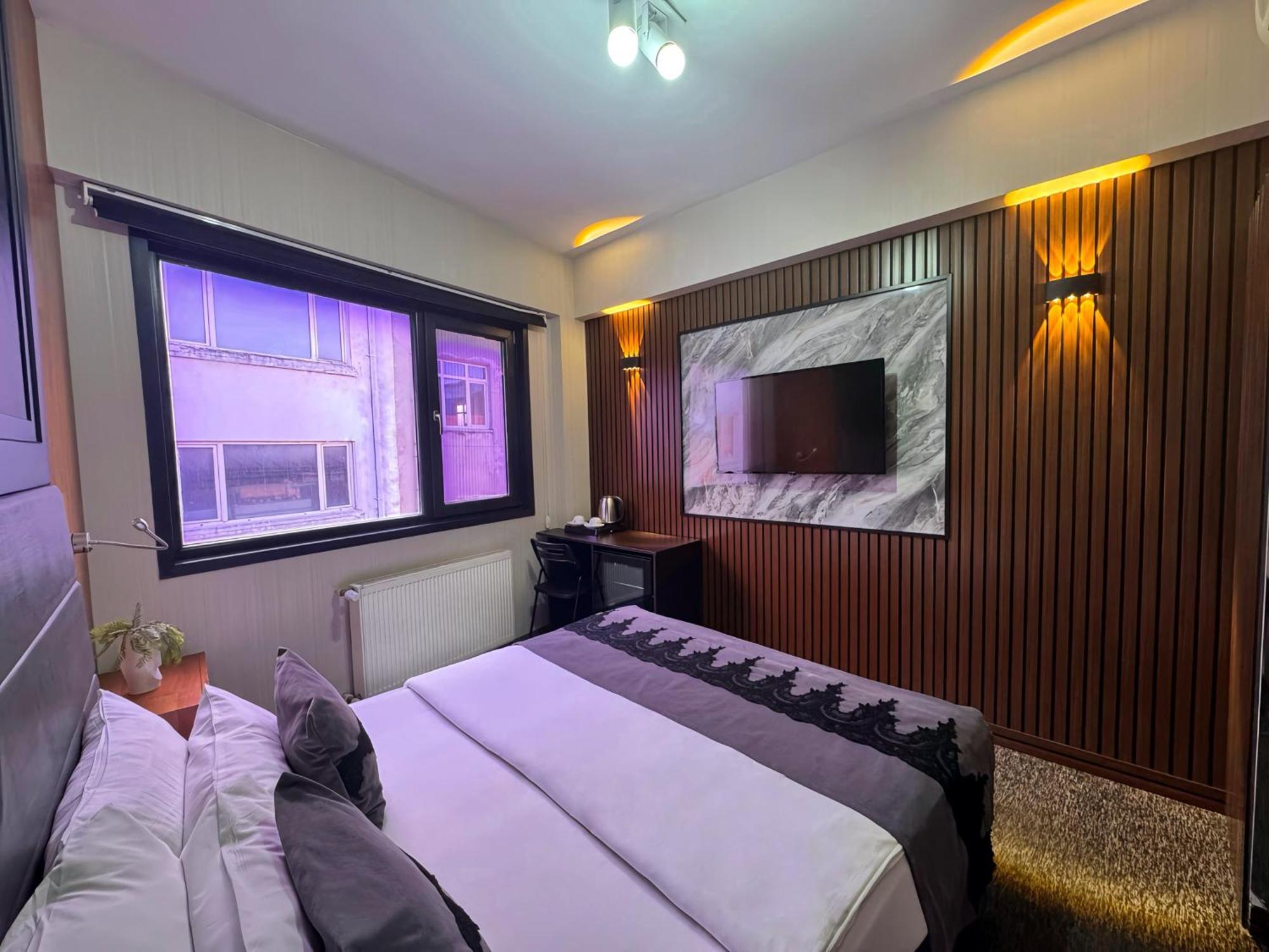 Black Art Otel Istanboel Buitenkant foto